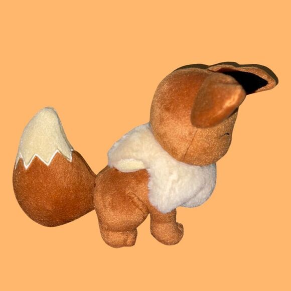Pokemon Tomy Pokemon Smirking Eevee Goodnight 7" Stuffed Animal - Picture 2 of 4